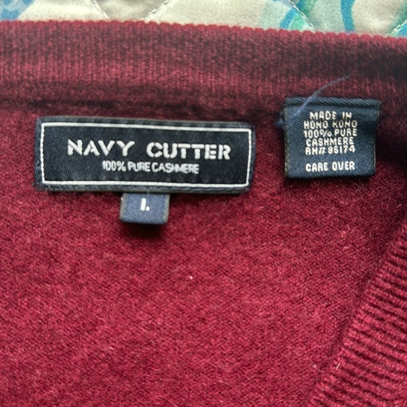 Dark Red/Burgundy V-Neck Cashmere Sweater. In Great Condition, No Damage! - Picture 2 of 3